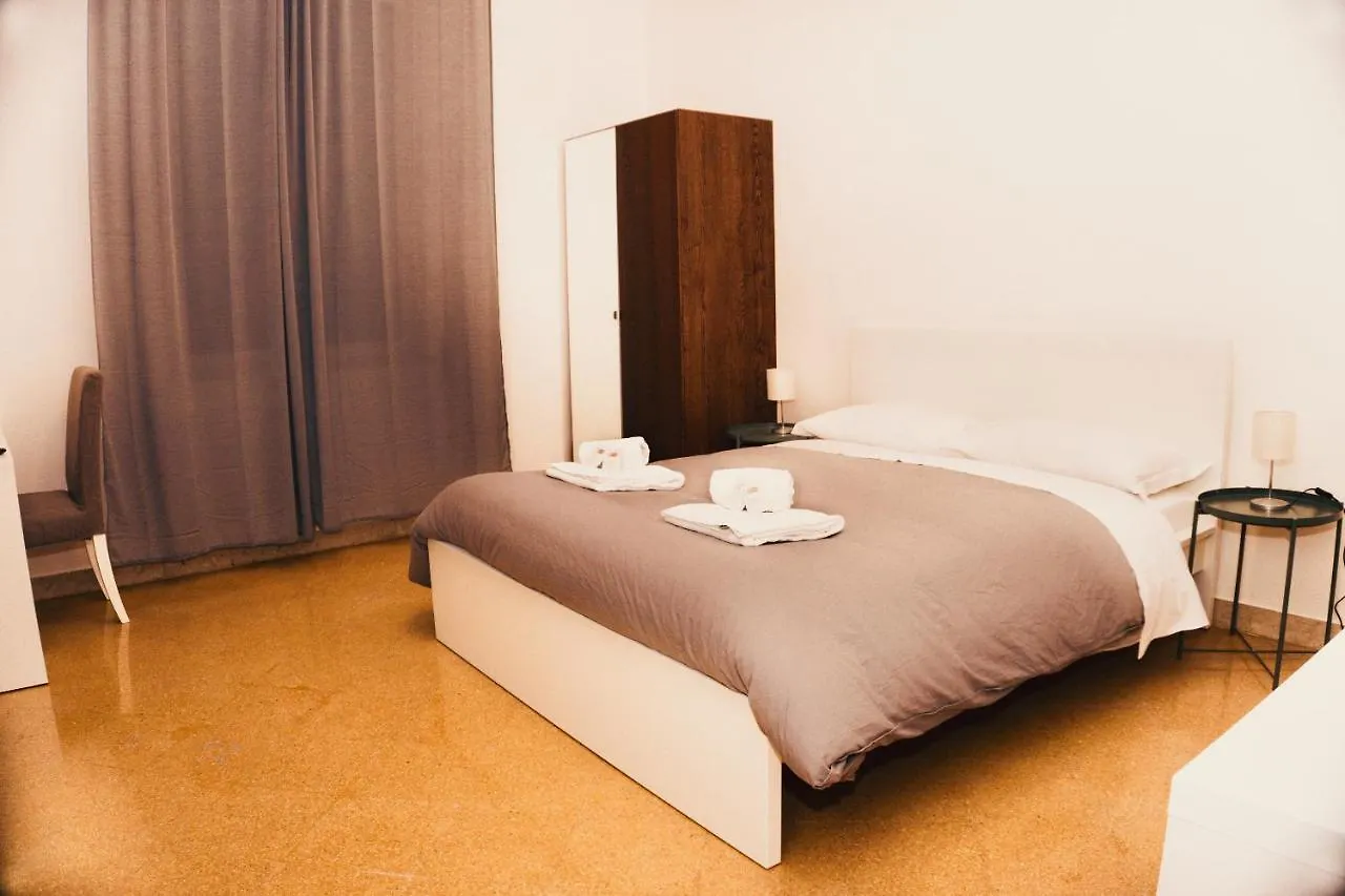 Hotel Mamamia #Politeama Palermo 0*,